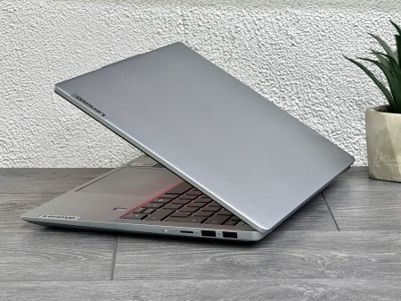 Lenovo Slim 5 14Q8X9 43